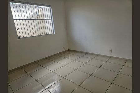 Casa para alugar com 60m², 2 quartos e 1 vaga Casa para alugar com 60m², 2 quartos e 1 vagaQuarto