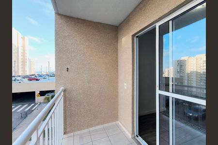 Apartamento para alugar com 72m², 3 quartos e 2 vagas Apartamento para alugar com 72m², 3 quartos e 2 vagasVaranda