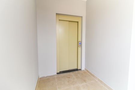 Apartamento à venda com 42m², 2 quartos e 1 vagaElevador