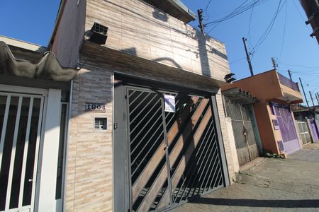 Casa à venda com 92m², 2 quartos e 1 vagaFachada