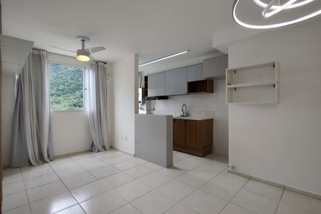 Sala de apartamento para alugar com 2 quartos, 44m² em Vargem Pequena, Rio de Janeiro