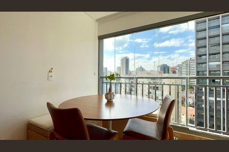 Apartamento à venda com 47m², 1 quarto e 1 vaga Apartamento à venda com 47m², 1 quarto e 1 vagaVaranda