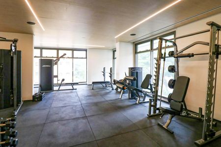 Apartamento à venda com 227m², 3 quartos e 3 vagas Apartamento à venda com 227m², 3 quartos e 3 vagasÁrea comum - Academia