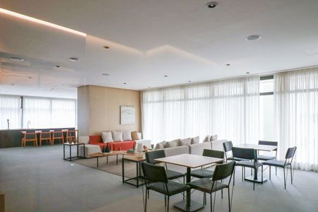Apartamento à venda com 227m², 3 quartos e 3 vagas Apartamento à venda com 227m², 3 quartos e 3 vagasÁrea comum - Salão de festas