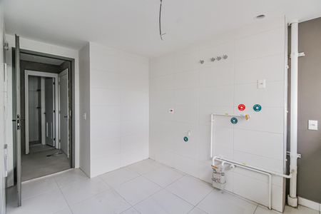 Apartamento à venda com 227m², 3 quartos e 3 vagas Apartamento à venda com 227m², 3 quartos e 3 vagasÁrea de Serviço