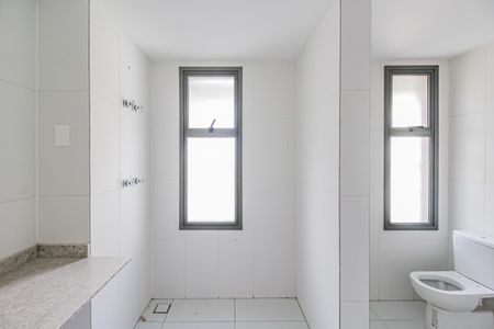 Apartamento à venda com 227m², 3 quartos e 3 vagas Apartamento à venda com 227m², 3 quartos e 3 vagasBanheiro da Suíte 1