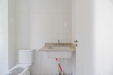 Apartamento à venda com 227m², 3 quartos e 3 vagas Apartamento à venda com 227m², 3 quartos e 3 vagasBanheiro da Suíte 2