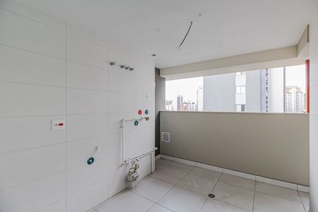 Apartamento à venda com 227m², 3 quartos e 3 vagas Apartamento à venda com 227m², 3 quartos e 3 vagasÁrea de Serviço