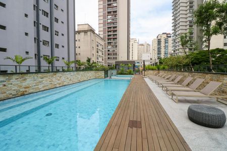 Apartamento à venda com 227m², 3 quartos e 3 vagas Apartamento à venda com 227m², 3 quartos e 3 vagasÁrea comum - Piscina