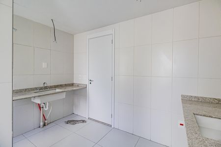 Apartamento à venda com 227m², 3 quartos e 3 vagas Apartamento à venda com 227m², 3 quartos e 3 vagasBanheiro da Suíte 1