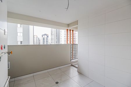 Apartamento à venda com 227m², 3 quartos e 3 vagas Apartamento à venda com 227m², 3 quartos e 3 vagasÁrea de Serviço