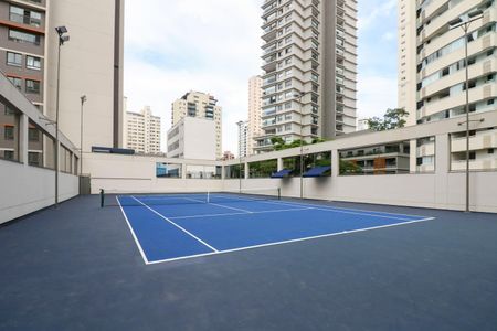 Apartamento à venda com 227m², 3 quartos e 3 vagas Apartamento à venda com 227m², 3 quartos e 3 vagasQuadra Esportiva