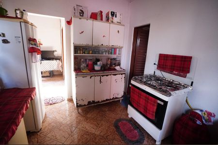 Casa à venda com 360m², 5 quartos e 1 vaga Casa à venda com 360m², 5 quartos e 1 vagaCasa 2 - Cozinha