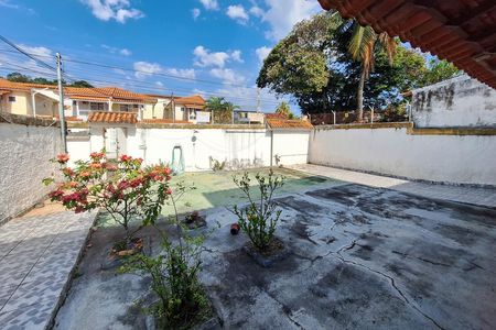 Casa à venda com 360m², 3 quartos e 3 vagas Casa à venda com 360m², 3 quartos e 3 vagasQuintal