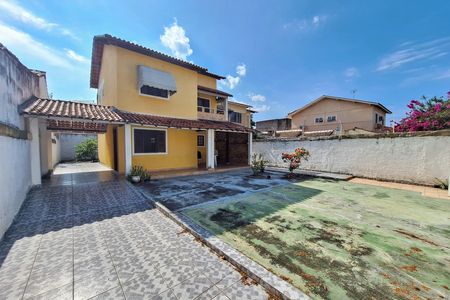 Casa à venda com 360m², 3 quartos e 3 vagas Casa à venda com 360m², 3 quartos e 3 vagasQuintal