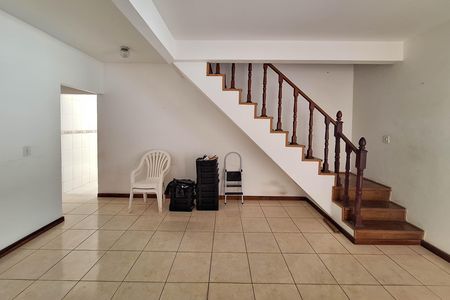 Casa à venda com 360m², 3 quartos e 3 vagas Casa à venda com 360m², 3 quartos e 3 vagasSala