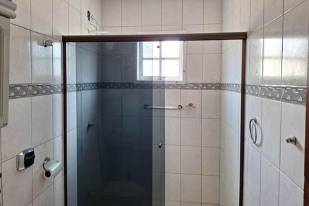 Casa à venda com 360m², 3 quartos e 3 vagas Casa à venda com 360m², 3 quartos e 3 vagasBanheiro da Suíte 1