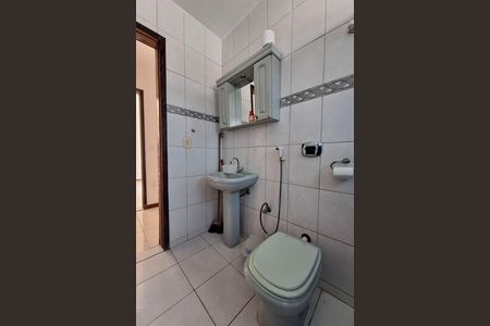 Casa à venda com 360m², 3 quartos e 3 vagas Casa à venda com 360m², 3 quartos e 3 vagasBanheiro da Suíte 1