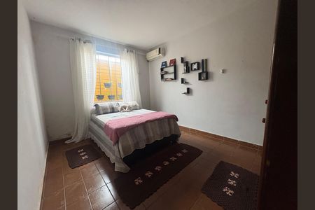 Casa à venda com 442m², 3 quartos e 6 vagas Casa à venda com 442m², 3 quartos e 6 vagasQuarto