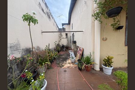 Casa à venda com 442m², 3 quartos e 6 vagas Casa à venda com 442m², 3 quartos e 6 vagasCorredor Externo