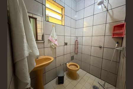 Casa à venda com 442m², 3 quartos e 6 vagas Casa à venda com 442m², 3 quartos e 6 vagasBanheiro da Suíte 1