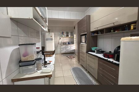 Casa à venda com 442m², 3 quartos e 6 vagas Casa à venda com 442m², 3 quartos e 6 vagasCozinha