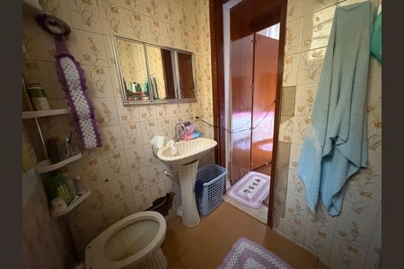 Casa à venda com 442m², 3 quartos e 6 vagas Casa à venda com 442m², 3 quartos e 6 vagasBanheiro da Suíte 2