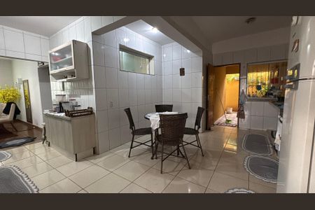 Casa à venda com 442m², 3 quartos e 6 vagas Casa à venda com 442m², 3 quartos e 6 vagasCozinha