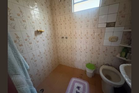 Casa à venda com 442m², 3 quartos e 6 vagas Casa à venda com 442m², 3 quartos e 6 vagasBanheiro da Suíte 2