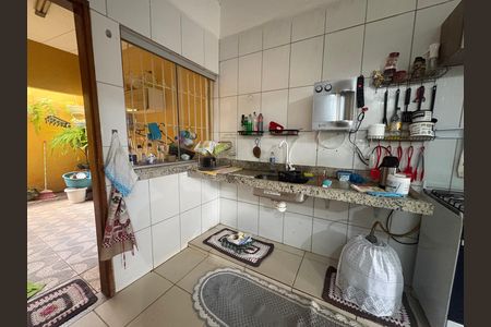 Casa à venda com 442m², 3 quartos e 6 vagas Casa à venda com 442m², 3 quartos e 6 vagasCozinha