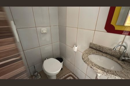 Casa à venda com 442m², 3 quartos e 6 vagas Casa à venda com 442m², 3 quartos e 6 vagasLavabo