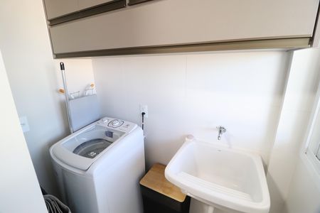 Apartamento para alugar com 70m², 2 quartos e 1 vagaÁrea de Serviço