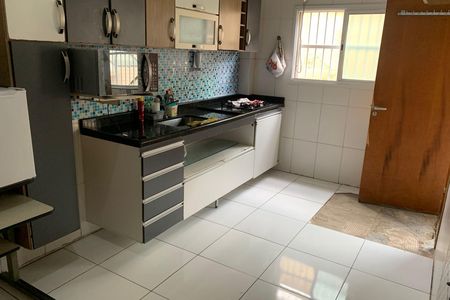 Casa para alugar com 180m², 4 quartos e 2 vagas Casa para alugar com 180m², 4 quartos e 2 vagasCozinha