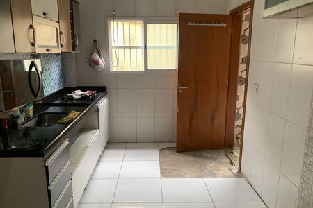 Casa para alugar com 180m², 4 quartos e 2 vagas Casa para alugar com 180m², 4 quartos e 2 vagasCozinha