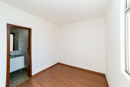 Apartamento para alugar com 128m², 4 quartos e 2 vagas Apartamento para alugar com 128m², 4 quartos e 2 vagasSuíte