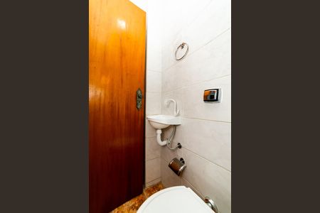 Apartamento para alugar com 128m², 4 quartos e 2 vagas Apartamento para alugar com 128m², 4 quartos e 2 vagasBanheiro de serviço