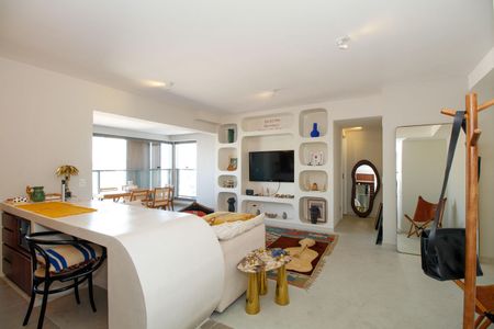 Sala e Cozinha de apartamento à venda com 2 quartos, 85m² em Pinheiros, São Paulo