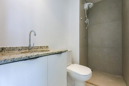 Banheiro de apartamento à venda com 1 quarto, 37m² em Vila Andrade, São Paulo