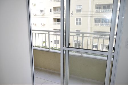 Apartamento para alugar com 2 quartos, 42m² em Del Castilho, Rio de Janeiro