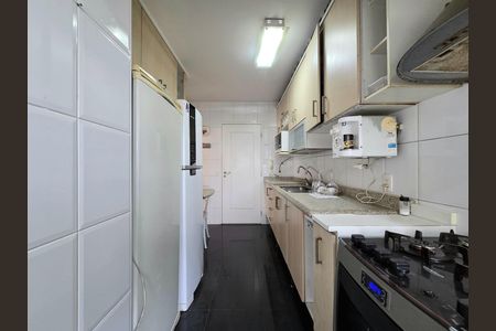 Apartamento para alugar com 110m², 3 quartos e 2 vagas Apartamento para alugar com 110m², 3 quartos e 2 vagasCozinha