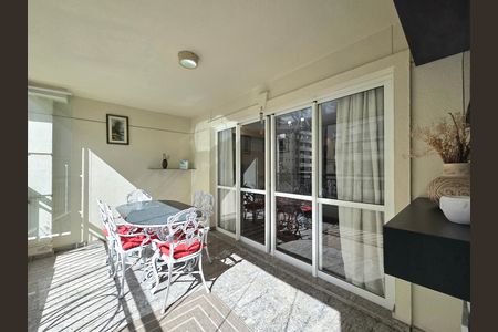 Apartamento para alugar com 110m², 3 quartos e 2 vagas Apartamento para alugar com 110m², 3 quartos e 2 vagasVaranda