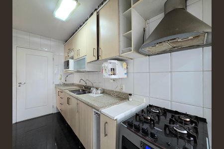 Apartamento para alugar com 110m², 3 quartos e 2 vagas Apartamento para alugar com 110m², 3 quartos e 2 vagasCozinha