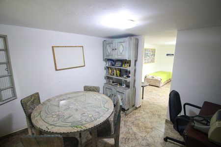 Casa à venda com 120m², 4 quartos e 2 vagas Casa à venda com 120m², 4 quartos e 2 vagasQuarto 4