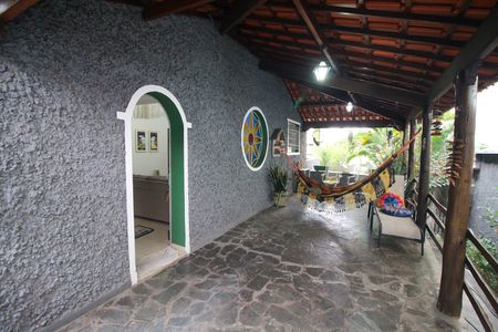 Casa à venda com 120m², 4 quartos e 2 vagas Casa à venda com 120m², 4 quartos e 2 vagasQuintal