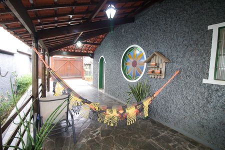 Casa à venda com 120m², 4 quartos e 2 vagas Casa à venda com 120m², 4 quartos e 2 vagasQuintal