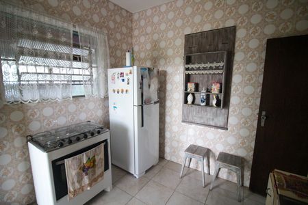 Casa à venda com 120m², 4 quartos e 2 vagas Casa à venda com 120m², 4 quartos e 2 vagasCozinha