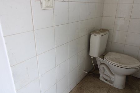 Casa à venda com 150m², 3 quartos e 2 vagasBanheiro do quarto externo
