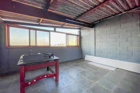 Casa à venda com 200m², 3 quartos e 1 vaga Casa à venda com 200m², 3 quartos e 1 vagaQuintal