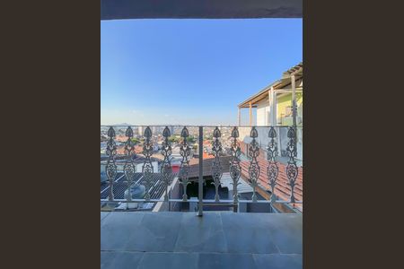 Sacada de casa à venda com 3 quartos, 200m² em Jardim Dayaquinha, Osasco