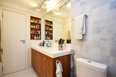 Apartamento à venda com 100m², 1 quarto e 1 vagaBanheiro da Suíte